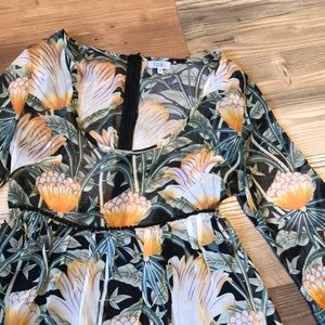 🤓 Tobi• Floral Blouse, Small
